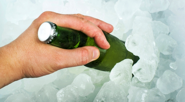 beer ice cubes dreamstime xl 31879589 640x353